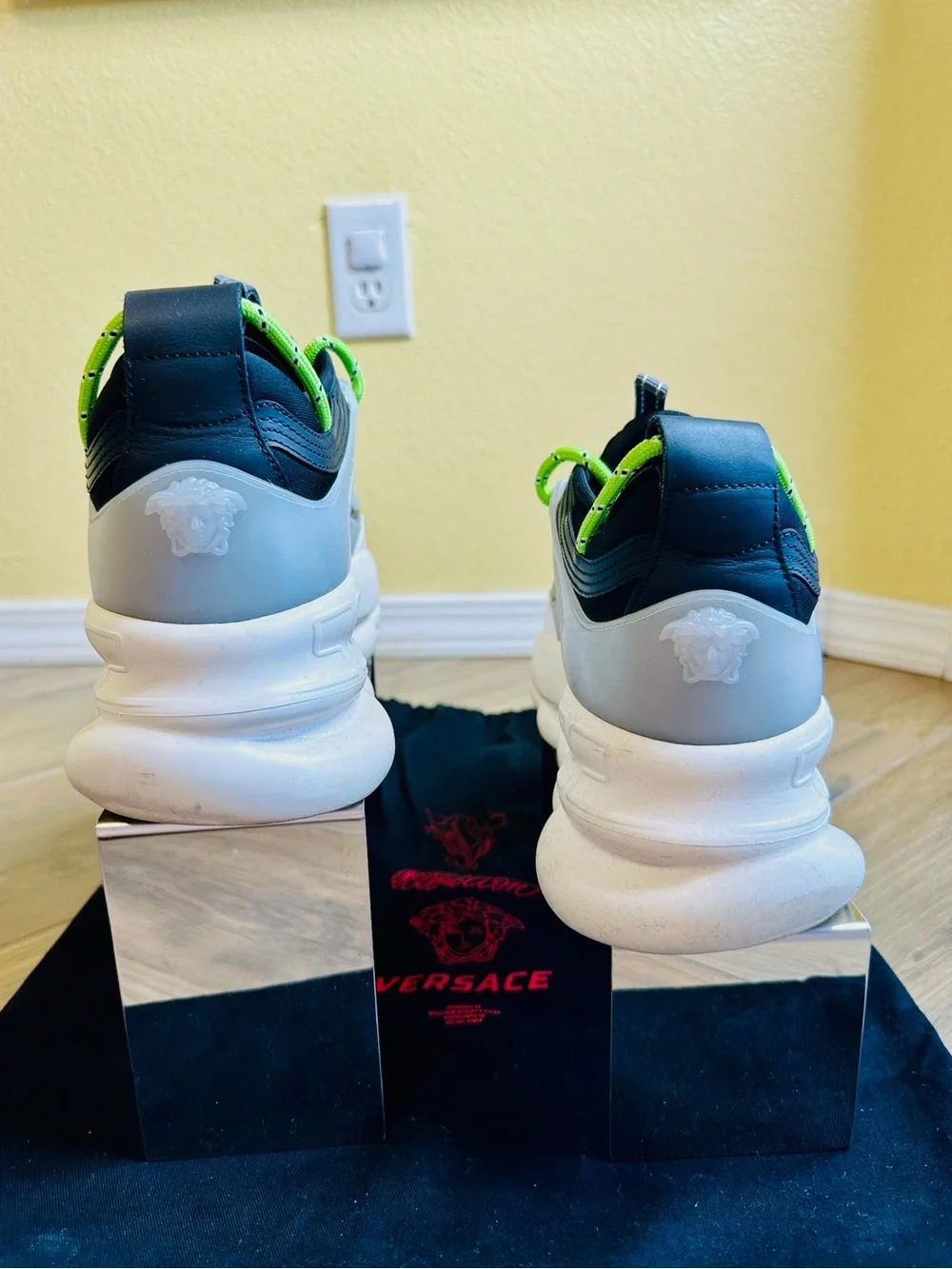 Versace chain reaction